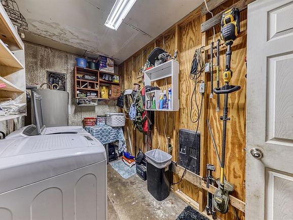 3rd image of 2804 Sharon Dr