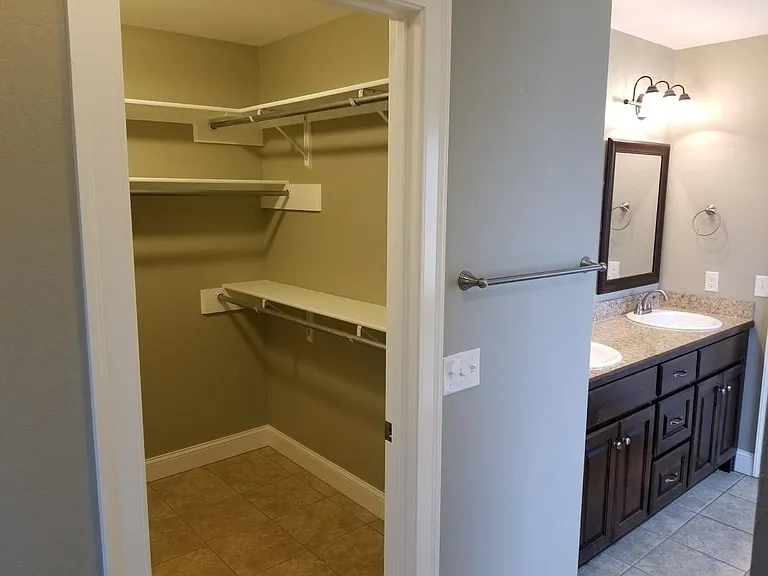 1105 Port Arthur Ave — Photo 6