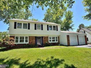 4319 Pergate Ln, Fairfax, VA 22033
