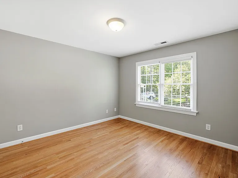 6 Bramerton Ct — Photo 22
