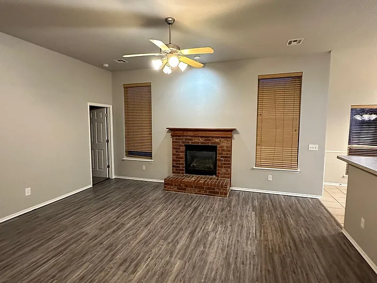 2405 NW 162nd Ter — Photo 3