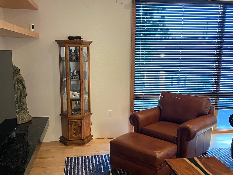 9339 Hilton Ave NE — Photo 33