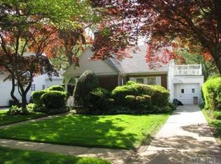 1750 Rockville Dr, Baldwin, NY 11510