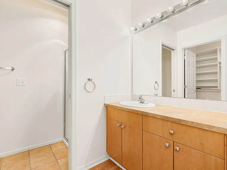 18 Dravus St #102 — Photo 11