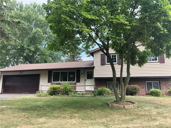 44 Citrus Dr, Rochester, NY 14606