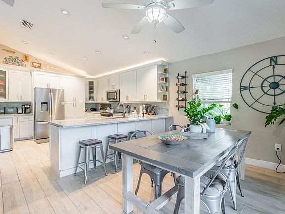 5th image of 8618 Parkway Cir