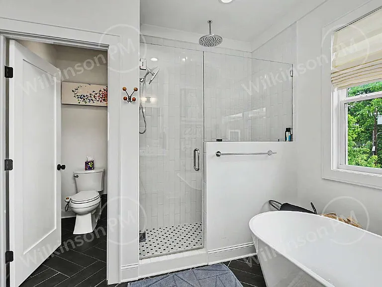 221 Gardner Ave — Photo 33