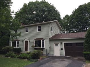 44 Roseade Pkwy, Burlington, VT 05408