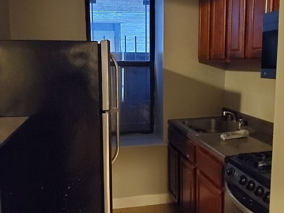 3rd image of 238 W 146th St #C