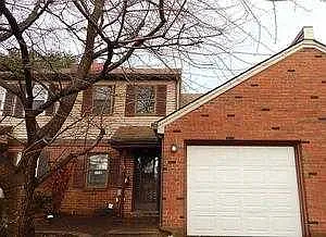 151 Lowell Ct photo 1