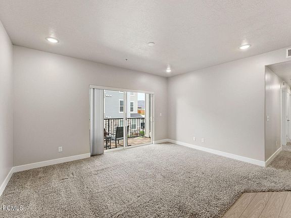 4th image of 1128 S 820 E APT 5204