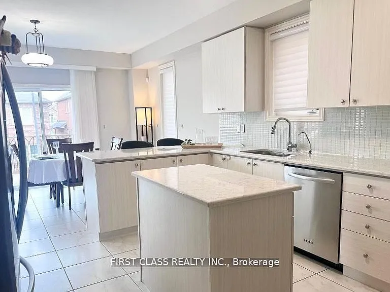 9 Wiley Ave #UPPER FLOOR — Photo 15