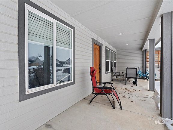 3rd image of 2402 Feltham Peak Dr