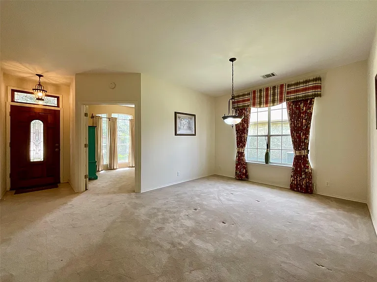 7008 Albacete Ln — Photo 5
