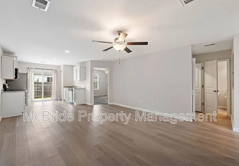 959 Madrid Ct — Photo 4