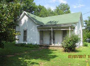 206 N Gymnasium St, Everton, MO 65646