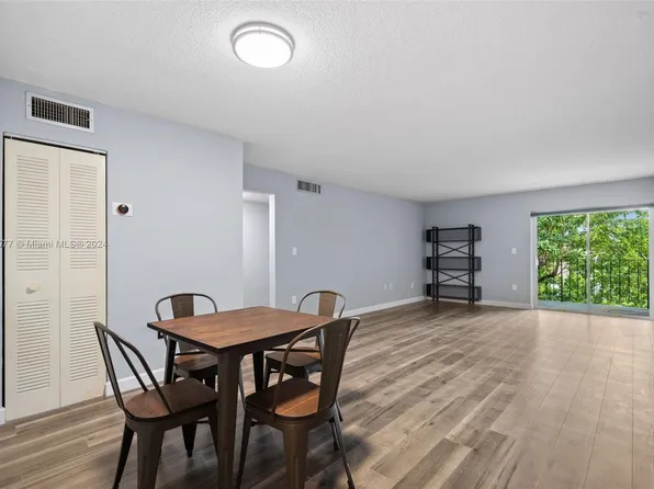 1890 W 56th St APT 1318, Hialeah, FL 33012