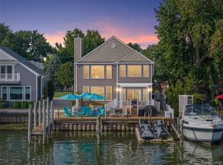 31860 N River Rd, Harrison Township, MI 48045