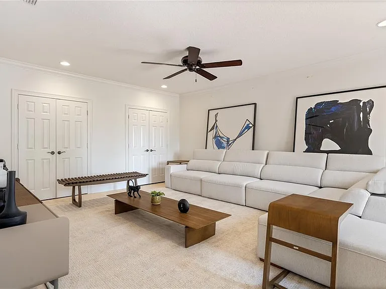 325 Magnolia St — Photo 12