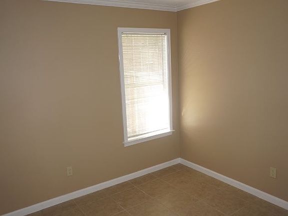 5th image of 2261 Lake Springs Ln