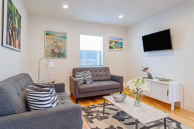 3055 Landa St — Photo 20