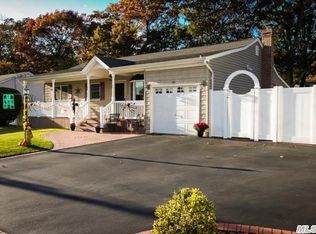 19 Dollard Dr, Babylon, NY 11703