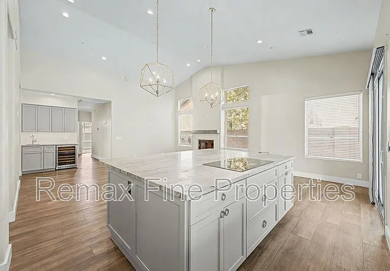 9118 E Topeka Dr — Photo 3