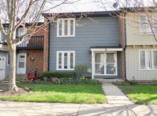 14 Cypress Sq, Elgin, IL 60123