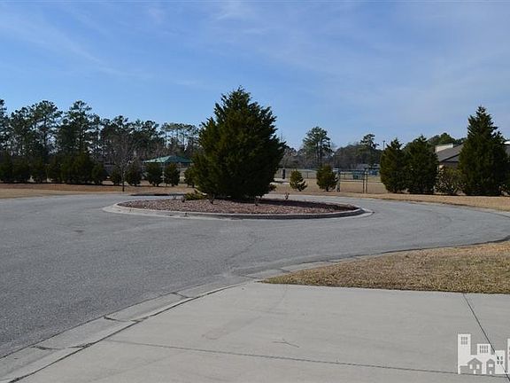 3rd image of 526 Foxwood Ln