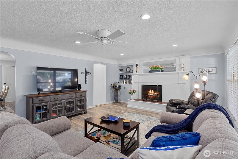 3rd image of 1501 52nd Street SE #1