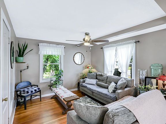 3rd image of 1026 E Liberty Ave