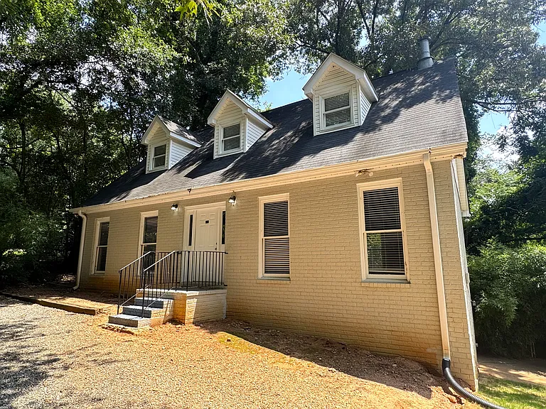 620 Pinecrest Dr — Photo 1