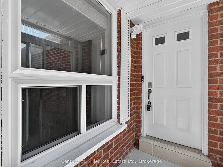 1162 Avondale Dr — Photo 4