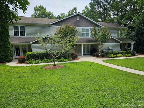 49017 Dockside Ln, Albemarle, NC 28001