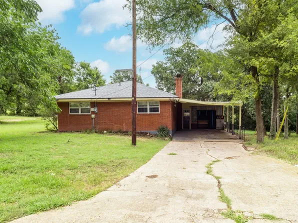 201 Admiral Dr, Gun Barrel City, TX 75156