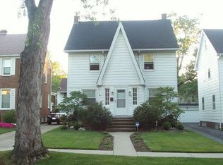 1140 Oxford Rd, Cleveland Heights, OH 44121
