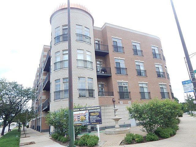 1st image of 6419 W Touhy Ave APT 4F