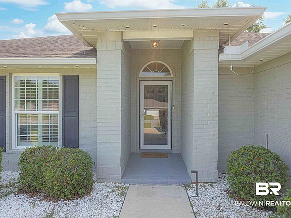5th image of 15330 Fremont Ct