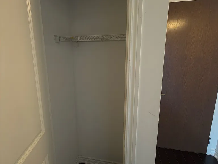 386 Yonge St #4606 — Photo 5