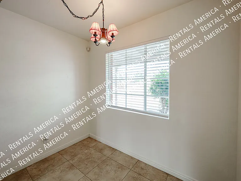 3432 N 23rd Ave — Photo 9
