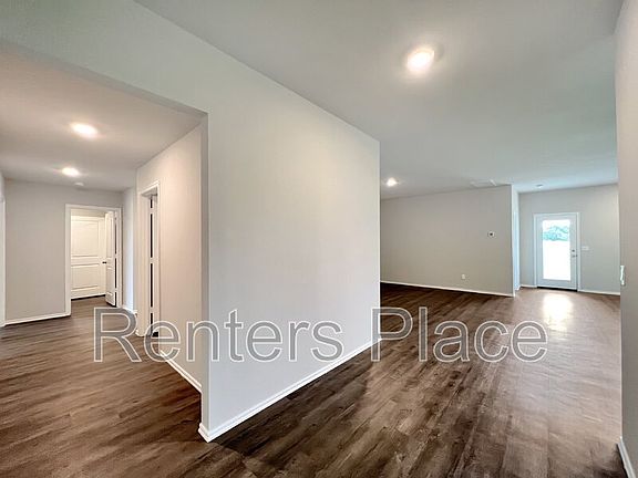 2nd image of 20 Stonegate Dr