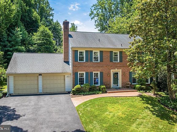 3rd image of 6455 Windermere Cir