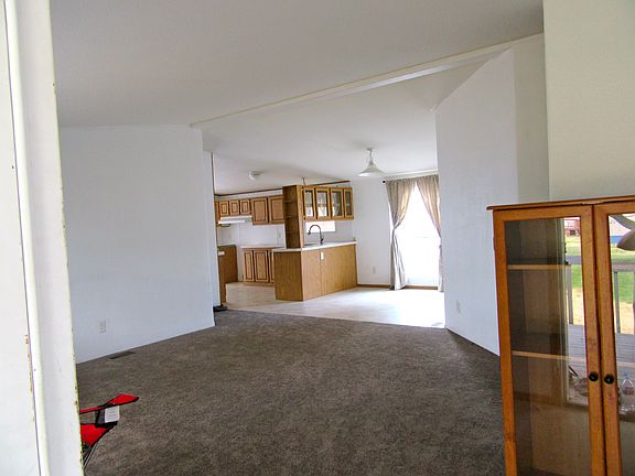 5th image of 324 S Surrey St