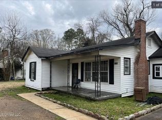 1289 South St, Grenada, MS 38901