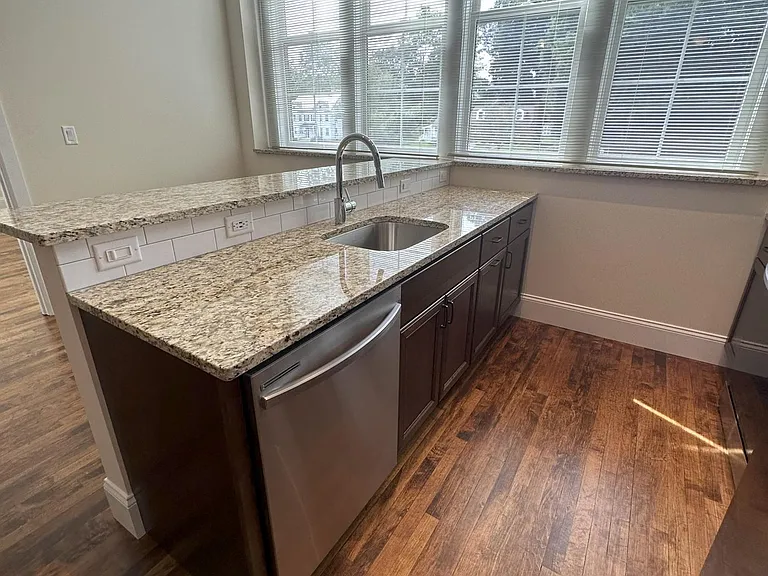 21 Williams St #1F — Photo 6
