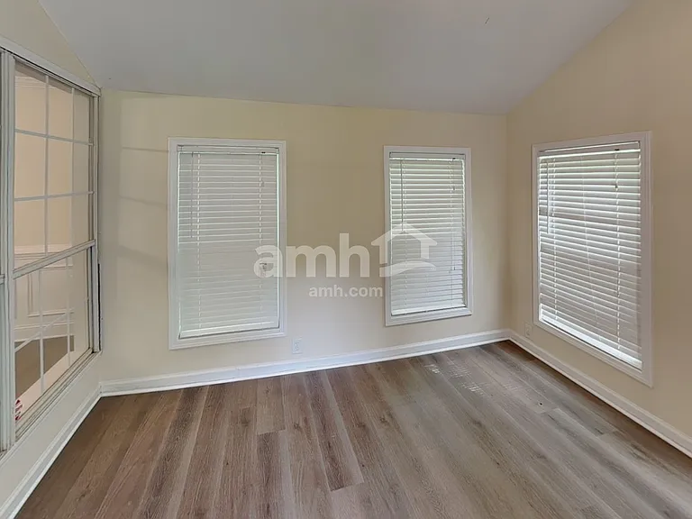 1365 Morrow Dr — Photo 19
