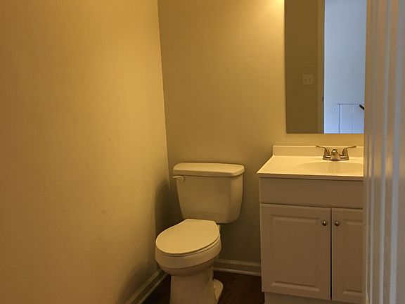 3rd image of 2522 Duke Dr