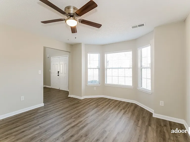 4077 English Valley Dr — Photo 8