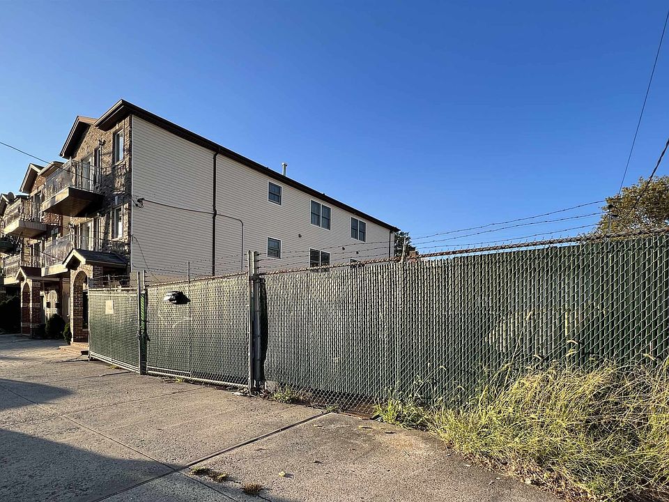 1st image of 126 Logan Ave