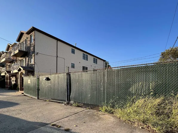 126 Logan Ave, Jersey City, NJ 07306